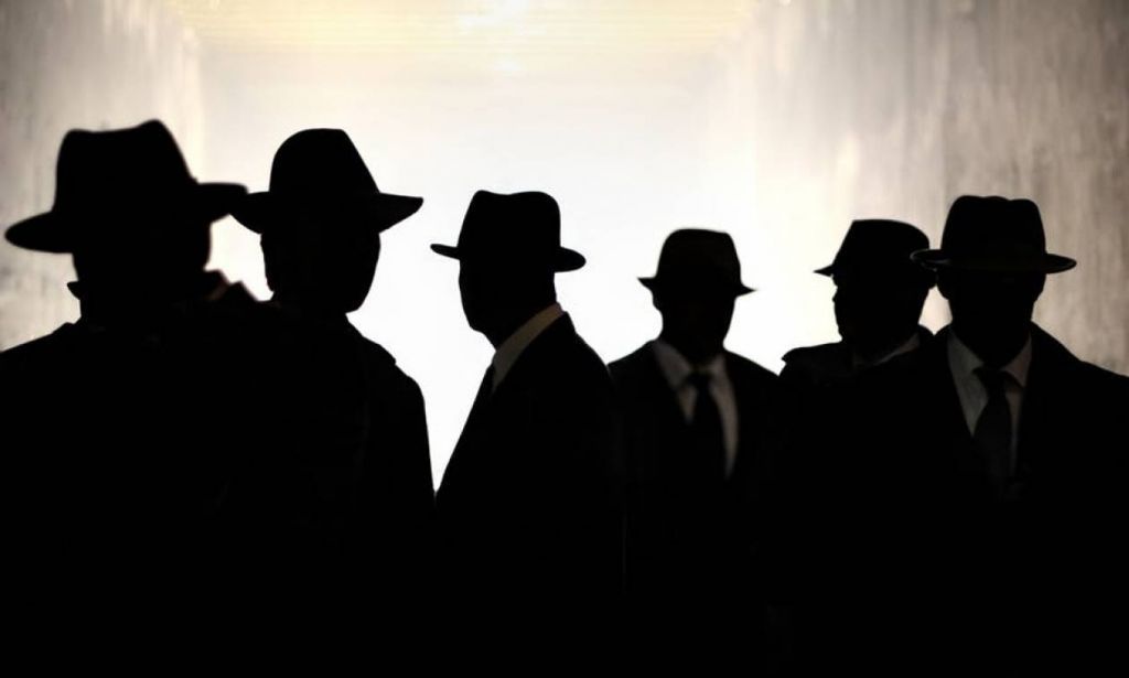 Συγκλονιστικές αποκαλύψεις με εταιρείες κατασκόπων και «μίζες»