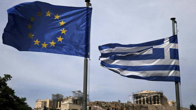 Η Κομισιόν κινείται νομικά κατά της Ελλάδας για τα «ανοιχτά εισιτήρια»