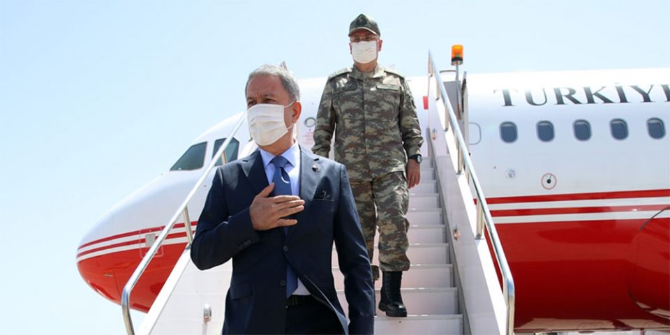 Εκτάκτως στη Λιβύη ο Τούρκος υπουργός Άμυνας Χουλουσί Ακάρ, ενώ ο Σαλέχ βρίσκεται στη Μόσχα