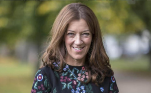 Πολιτογραφήθηκε ελληνίδα η συγγραφέας Βικτόρια Χίσλοπ