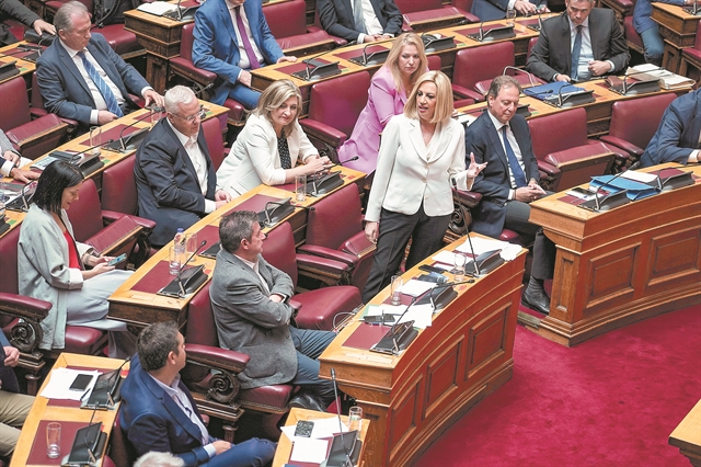 Αντιπολίτευση στην κόψη του lockdown