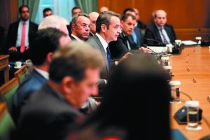 Τα… excel του Μαξίμου