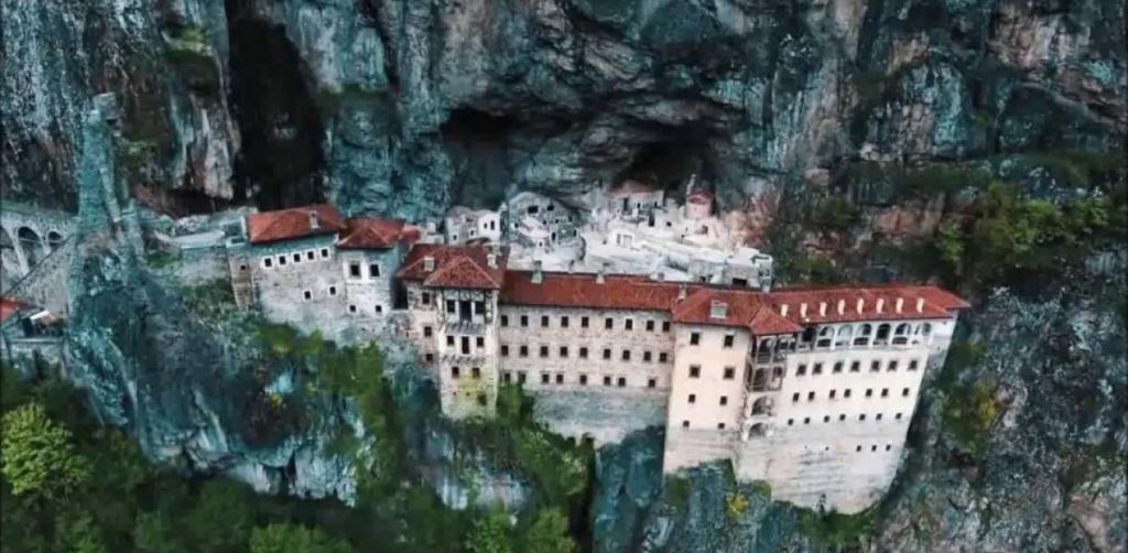 Τον Δεκαπενταύγουστο μπορεί να γίνει λειτουργία στην Παναγία Σουμελά