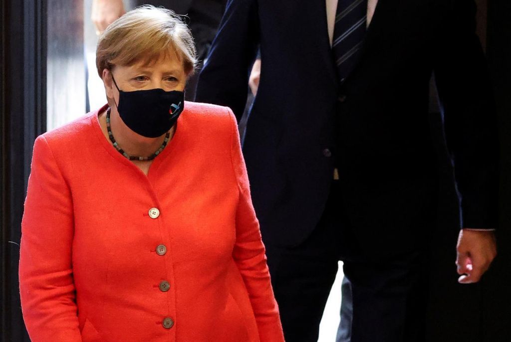 Γερμανία: Η Μέρκελ… μασκοφόρος για πρώτη φορά