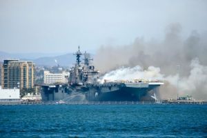 Εκρηξη και μεγάλη φωτιά σε πολεμικό πλοίο των ΗΠΑ –  21 τραυματίες