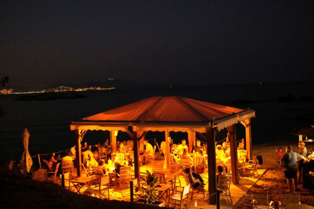 Ισπανία: Tέλος στα υπαίθρια πάρτι στη Βαρκελώνη – Μέχρι 15.000 ευρώ πρόστιμο στους ανυπάκουους