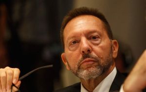 Νέα προειδοποίηση Στουρνάρα για τα «κόκκινα δάνεια»