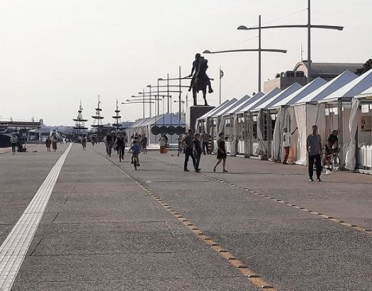 Φεστιβάλ Βιβλίου: Έκλεισαν τα περίπτερα μόλις ήρθε το ΣΔΟΕ