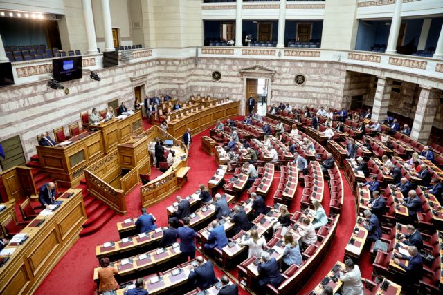 Βουλή: Ένταση μετά από χειρονομία βουλευτή του ΣΥΡΙΖΑ – Διεκόπη η συνεδρίαση