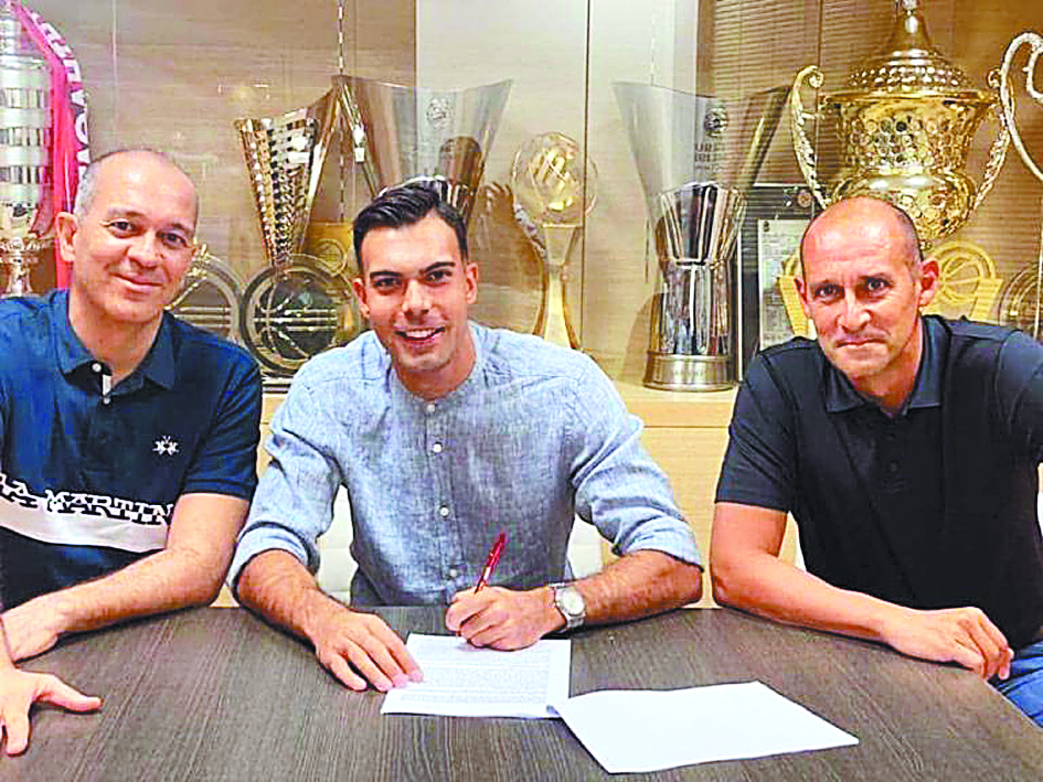 Επιστρέφει στο κόκκινο σπίτι του ο Σλούκας