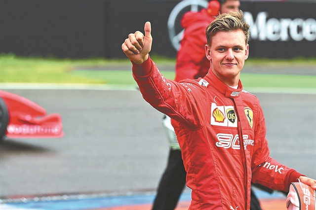 Kλείνουν το μάτι στον γιο του Σουμάχερ