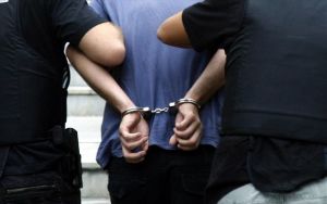 Συνελήφθη 44χρονος καθηγητής που διατηρούσε παράλληλη σχέση με 14χρονη μαθήτρια