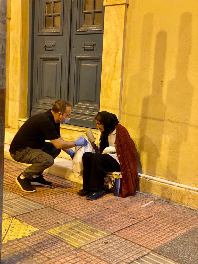 Η «ΑΠΟΣΤΟΛΗ» δίπλα στους αστέγους εν μέσω κοροναϊού