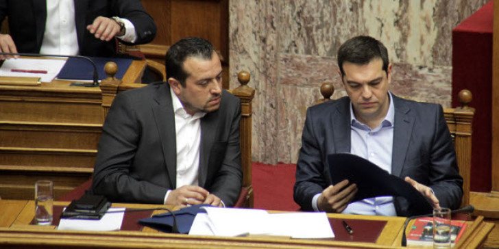 Κατονομάζει Παππά, «δείχνει» Τσίπρα