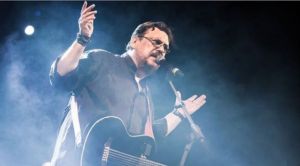 Λαυρέντης Μαχαιρίτσας: Ακούστε το τελευταίο τραγούδι του που μόλις κυκλοφόρησε