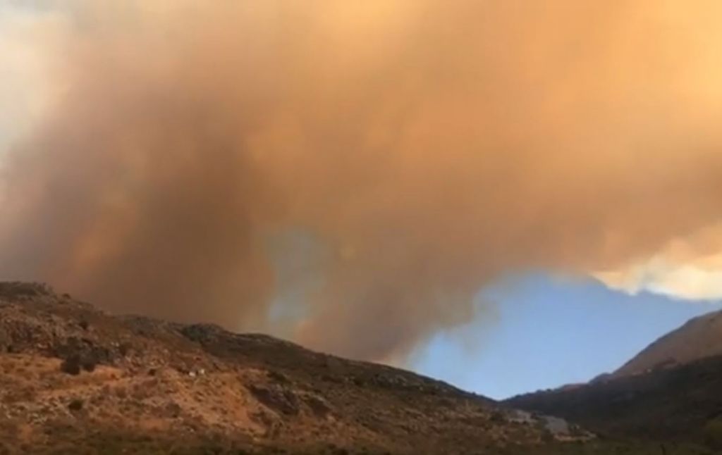 Μεγάλη φωτιά στη λακωνική Μάνη: Συναγερμός στην Πυροσβεστική