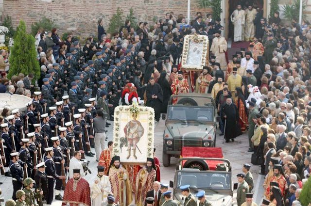 Σύγχυση με τις λιτανείες: Θα πραγματοποιούνται άνευ συνωστισμού, απαντά η Εκκλησία