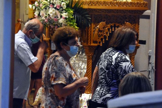 Κοροναϊός: Παρατείνονται οι περιορισμοί στις εκκλησίες