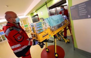 Θάνατος βρέφους που έπασχε από καρδιοπάθεια αφού προσβλήθηκε από κοροναϊό
