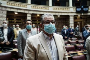 ΚΚΕ για έξαρση κρουσμάτων και μέτρα: Η κυβέρνηση παίζει «στα ζάρια» την υγεία του λαού