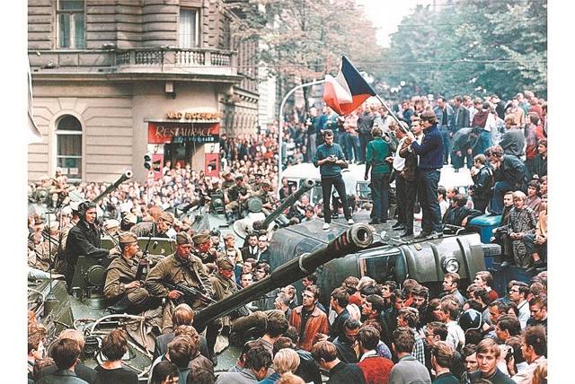 Η ελευθερία, οι ανισότητες και η Ανοιξη της Πράγας