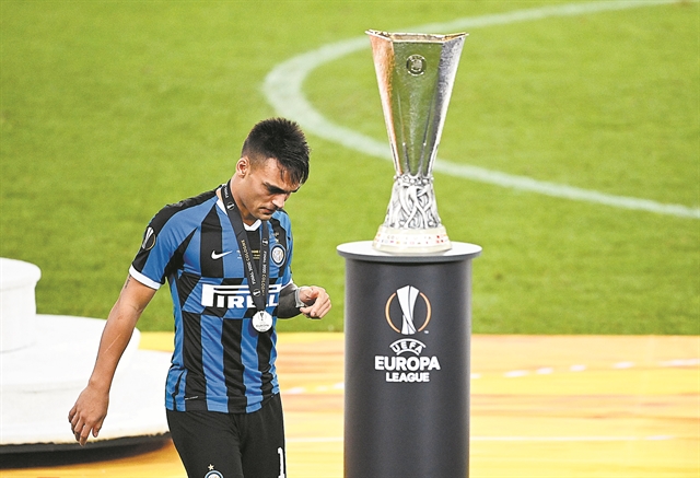 Συνεχίζεται το παιχνίδι τακτικής για τον Λαουτάρο Μαρτίνες