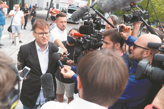 «Δεν θα φύγετε χωρίς τον Ναβάλνι»