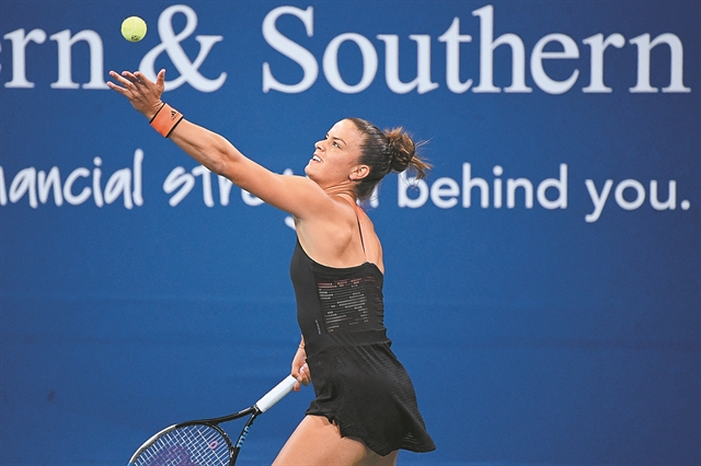 Γκρέμισε το είδωλό της