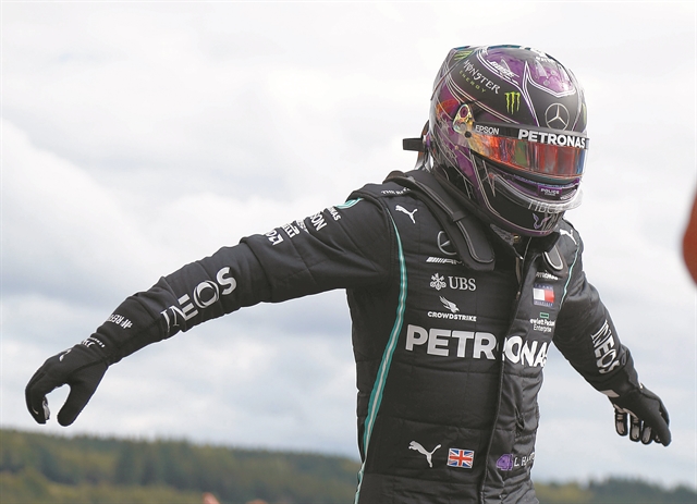 Στο ίδιο έργο θεατές