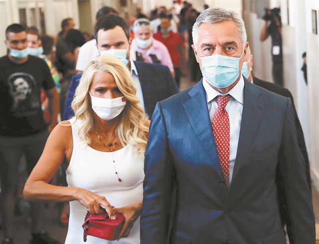 Μαίνεται η κόντρα για την κυβέρνηση στο Μαυροβούνιο