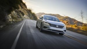 To VW Passat θα λανσαριστεί και σε ηλεκτρική εκδοχή