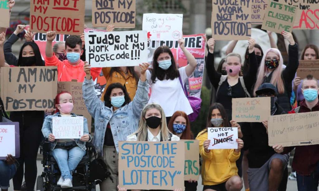 Στο μάτι «εκπαιδευτικού» κυκλώνα η Βρετανία