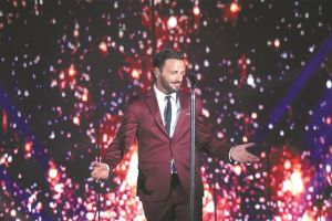 Μπουζούκια, όπως… θέατρο