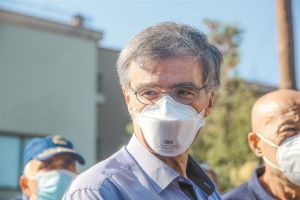 Πέρα από τη μάσκα