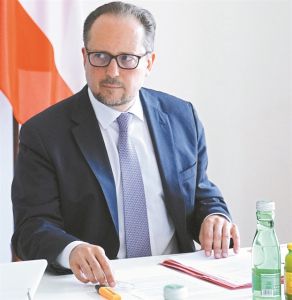 «Κοινός μας στόχος η ίση πρόσβαση στα εμβόλια  για όλα τα κράτη – μέλη»