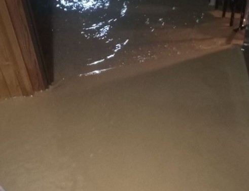 Έκκληση εγκλωβισμένων από την Εύβοια: «Βοήθεια, πνιγόμαστε»