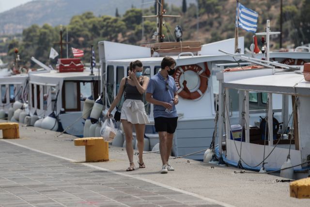 Ανησυχία από την έξαρση της πανδημίας – Νέα μέτρα πριν τον Δεκαπενταύγουστο ζητούν οι επιστήμονες