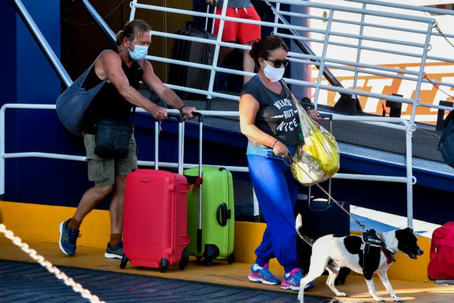 Πειραιάς: Όπου φύγει φύγει οι αδειούχοι του Αυγούστου