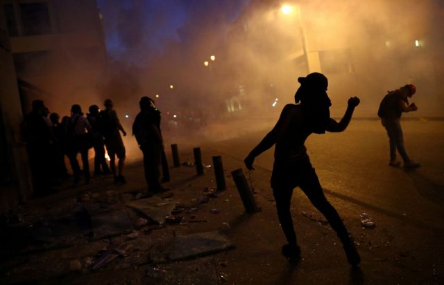 Το MEGA στη Βηρυτό: Νύχτα έντασης, οργή των διαδηλωτών