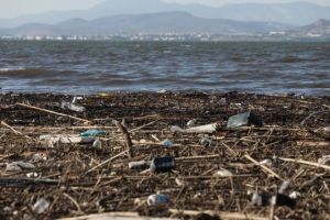 Με τα λασπόνερα παλεύουν για πέμπτη ημέρα οι κάτοικοι στο Δήλεσι