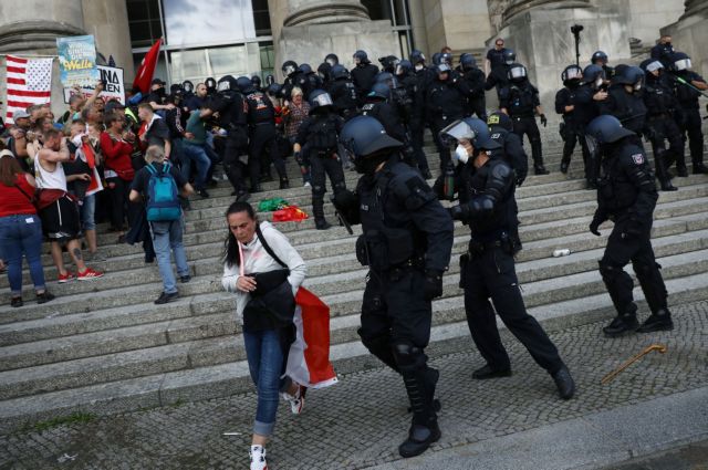 Ζέεχοφερ: Απαράδεκτα έκτροπα όσα συνέβησαν στις διαδηλώσεις στο Βερολίνο