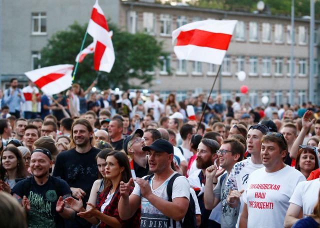 Λευκορωσία : Ανόθευτες εκλογές και ελευθερία ζητούν χιλιάδες διαδηλωτές