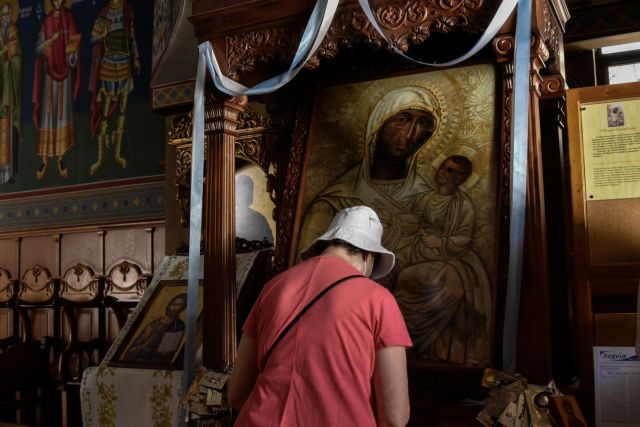 Κρήτη: Παπάς και ψάλτες σε εκκλησία της Μεσαράς θετικοί στον κοροναϊό