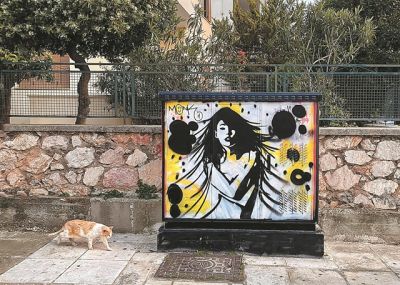 Σε κουτιά του ΟΤΕ, μια γκαλερί τέχνης