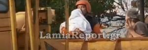 Εύβοια: Συγκλονιστικό βίντεο – Διάσωση μωρού με μπουλντόζα