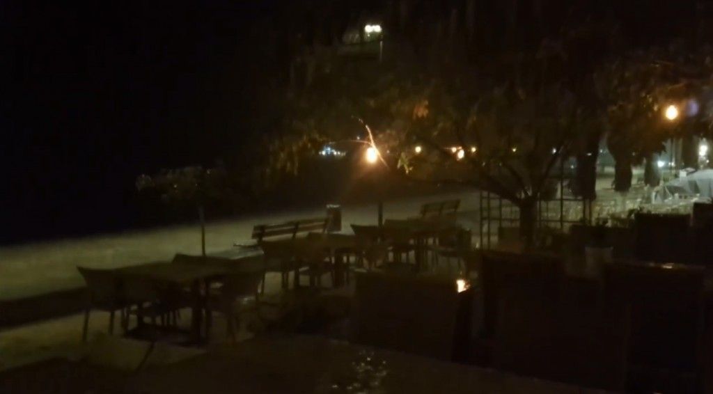 Απίστευτη κακοκαιρία στη Χαλκιδική – Φωτιές σε σπίτια από κεραυνούς