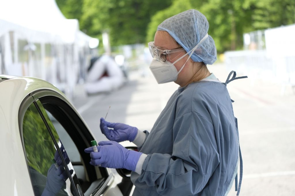 Κοροναϊός: Kόκκινος συναγερμός σε εργοστάσιο στην Καβάλα – 24 νέα κρούσματα