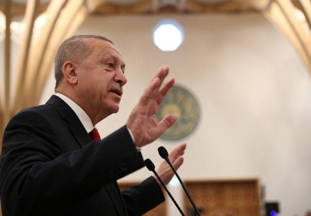 «Βουλιάζει» η τουρκική λίρα αλλά ο Ερντογάν… το χαβά του