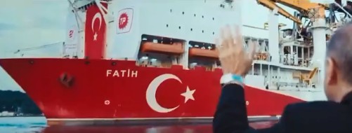 Νέο προπαγανδιστικό βίντεο από την Τουρκία: Ο Ερντογάν σε ρόλο χαλίφη και στο βάθος η Αγία Σοφία