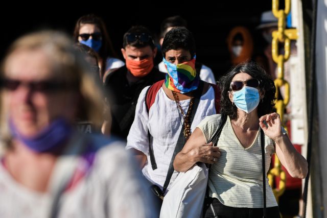 Γιατί φοβούνται οι ειδικοί ότι θα συξηθούν τα κρούσματα το επόμενο δεκαήμερο